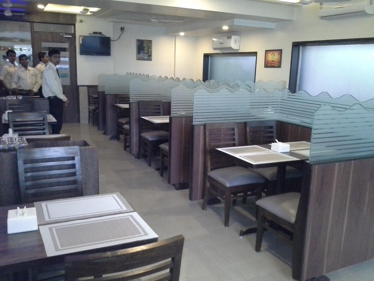 瓦塞 Galaxy Vaibhav酒店 外观 照片